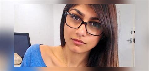 mia khalifa onlyfans blowjob|Mia